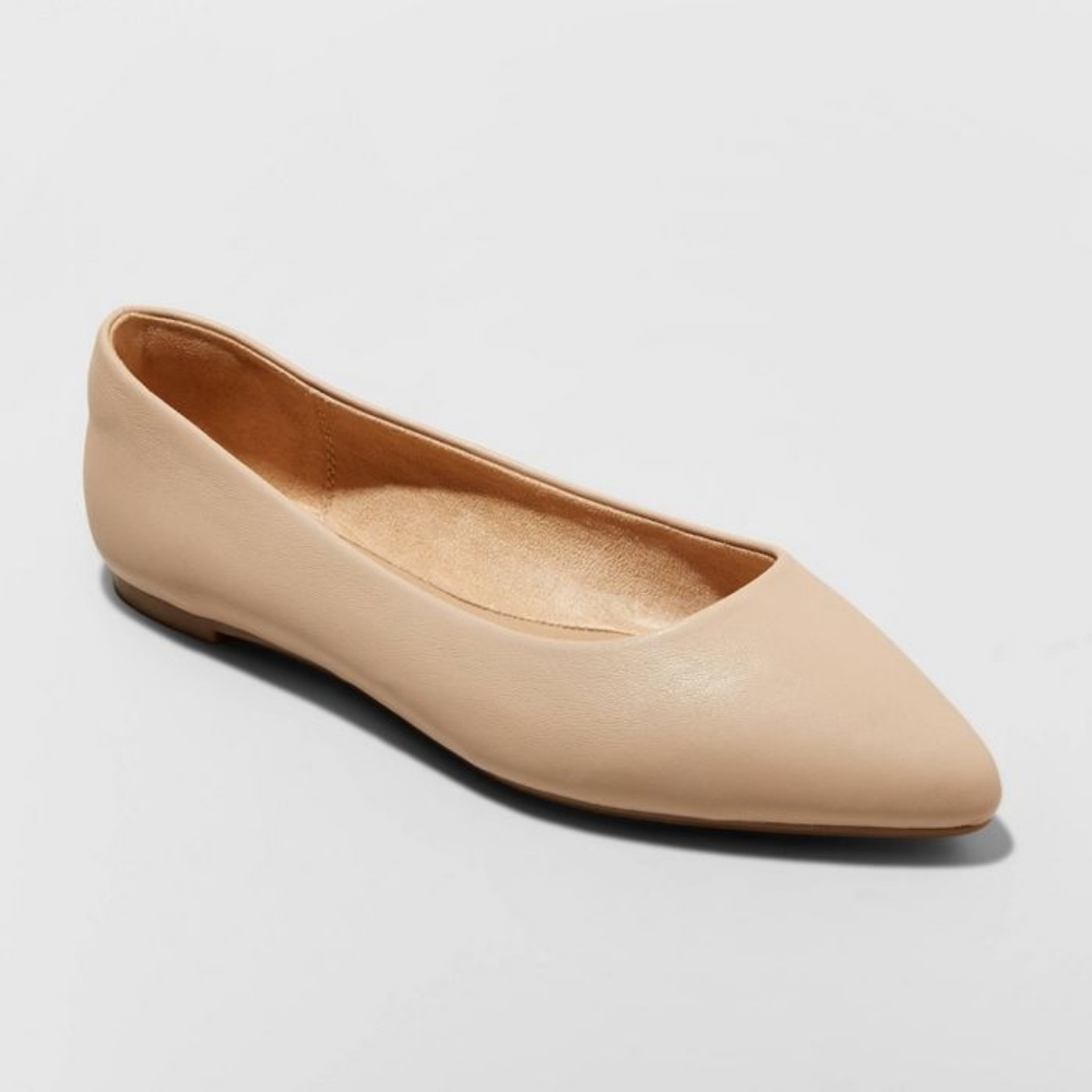 NEW Corinna Nude Pointed Toe Flat size 6W